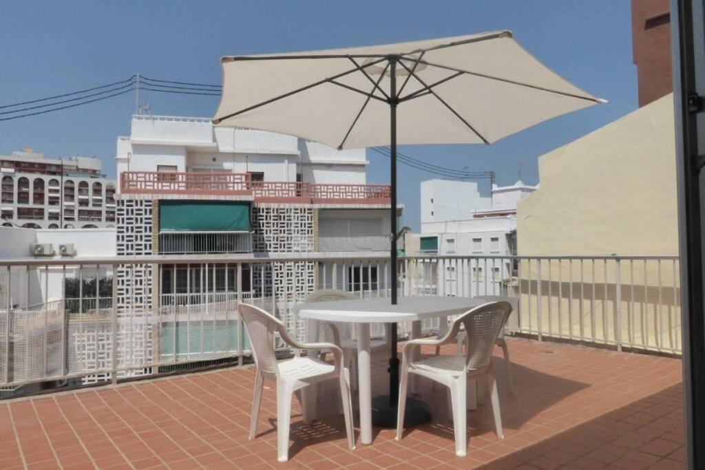 Atico A 100 Metros De La Playa Apartment Кулера Екстериор снимка